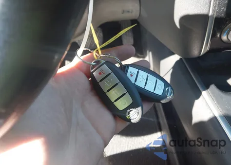 2015 Nissan Pathfinder Sv z USA, uszkodzony, nr VIN 5N1AR2MN9FC670709